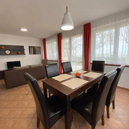 Pillango Vendeghaz Balatonboglar